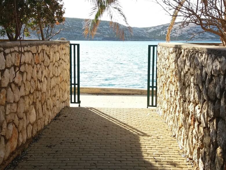 Apartments Next To The Sea Maris
