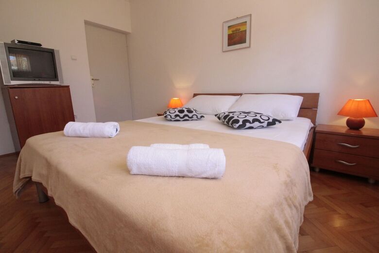 Hotel Studios & Rooms Fiesta