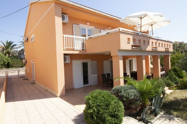 Hotel Studios & Rooms Fiesta
