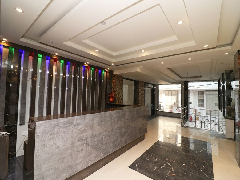 Oyo 27009 Hotel Olivia Inn