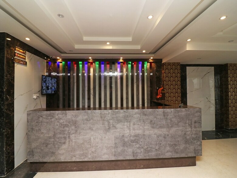 Oyo 27009 Hotel Olivia Inn