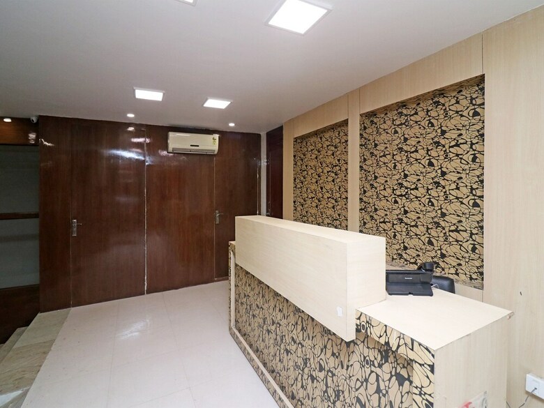 Oyo 26170 Hotel Manzana