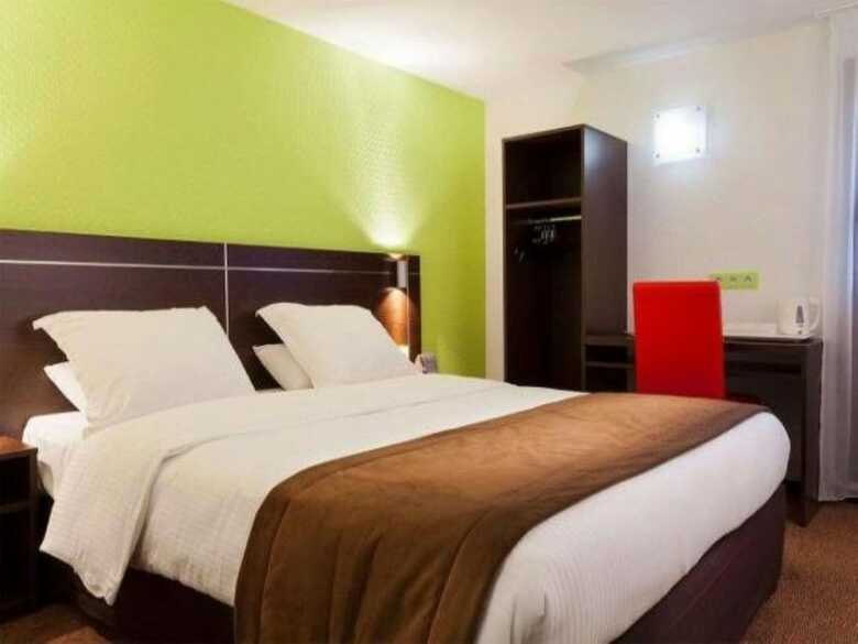 Enzo Hotel Br�tigny