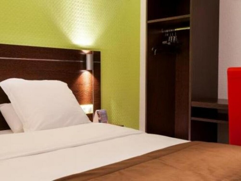 Enzo Hotel Br�tigny