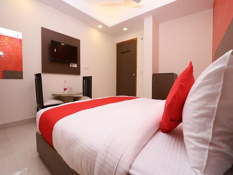 Oyo 19687 Hotel Airway