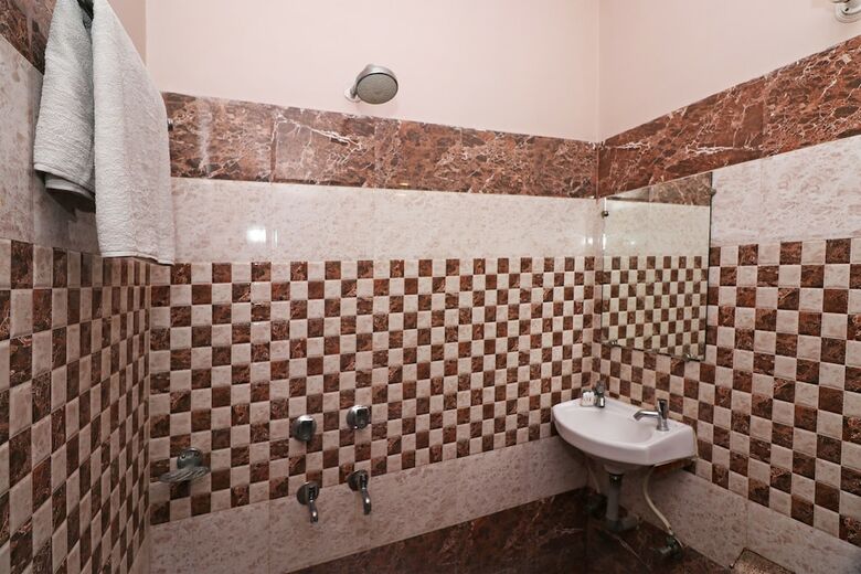 Oyo 24662 Hotel Shanti