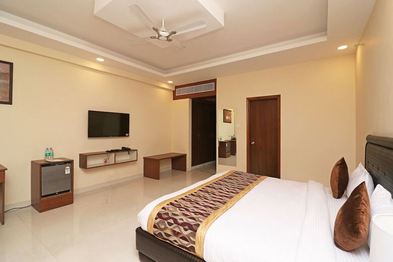 Oyo 26911 Kcg Hotels
