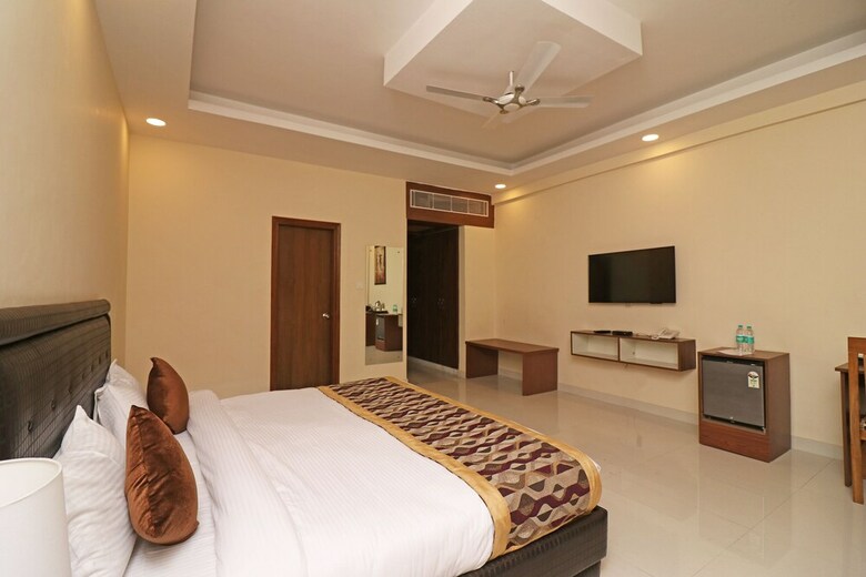Oyo 26911 Kcg Hotels