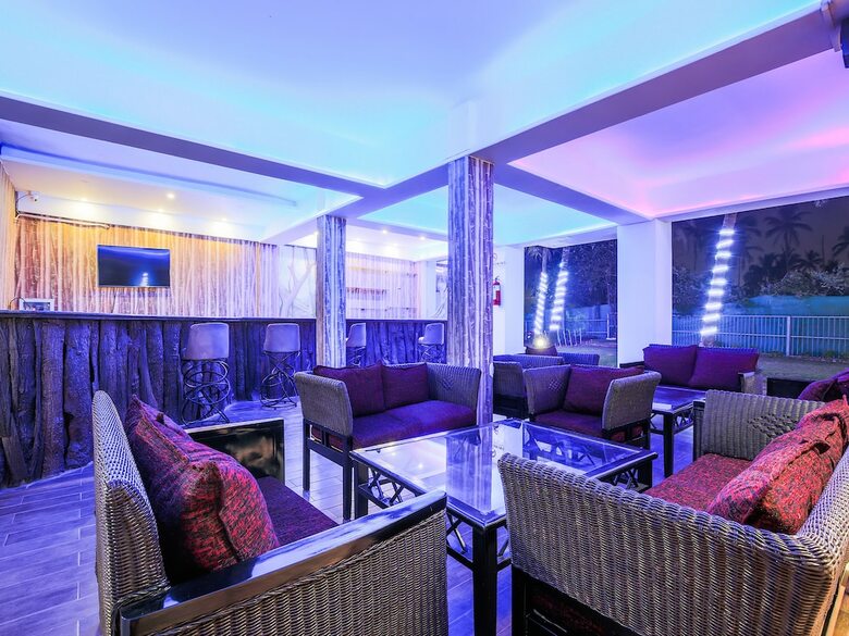 Oyo 24659 Lucky Star Hotel