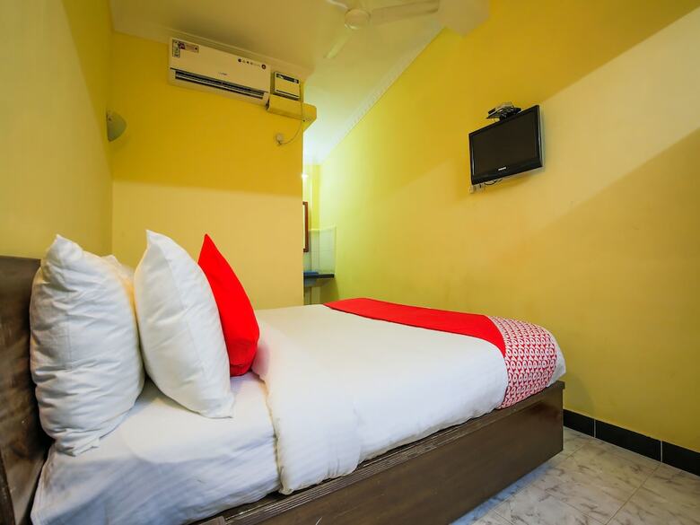 Oyo 24659 Lucky Star Hotel