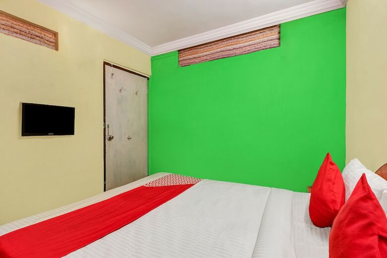 Hotel Oyo 26562 Dazzle Lodge