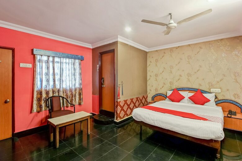 Hotel Oyo 26562 Dazzle Lodge