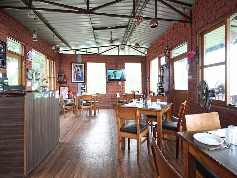 Hotel Oyo 5776 Near Mussoorie Road