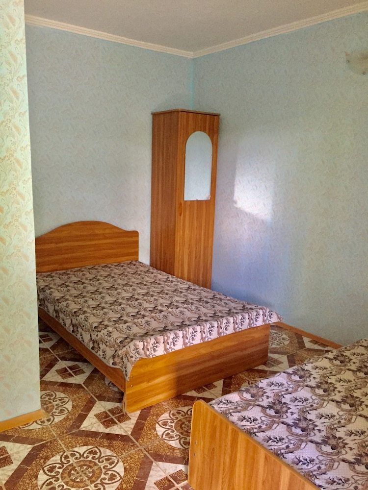 Hotel Rodnichok Guesthouse
