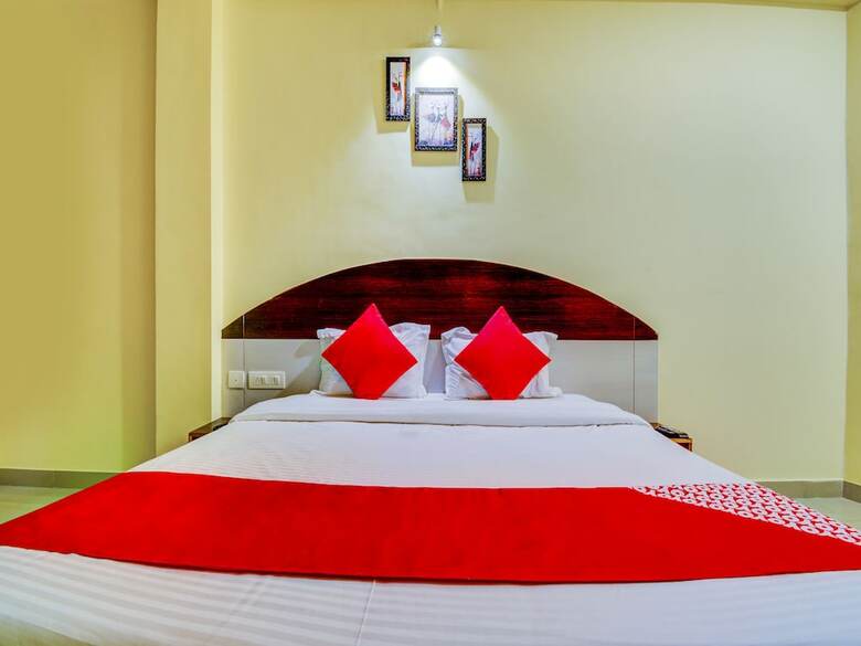 Oyo 22942 Hotel Opal