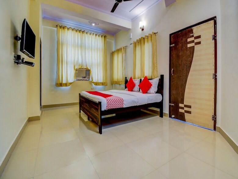 Oyo 22942 Hotel Opal