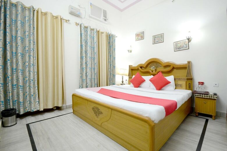 Oyo 19035 Hotel Satkar