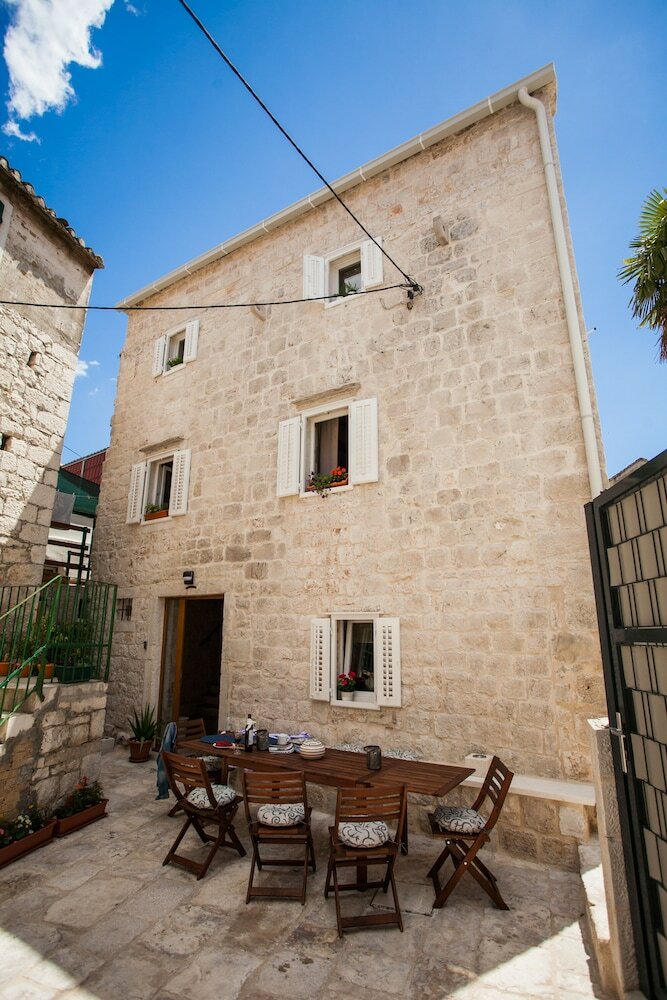 Apartamentos Townhouse Lucia