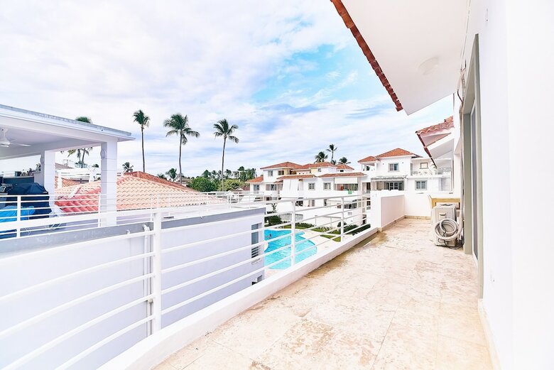 Las Terrazas Condo - Los Corales Village