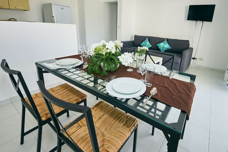 Las Terrazas Condo - Los Corales Village