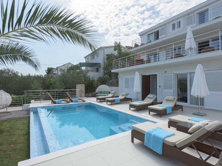 Villa Avalon