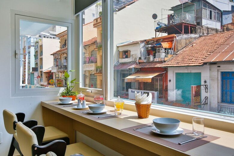 Aluna Hotel