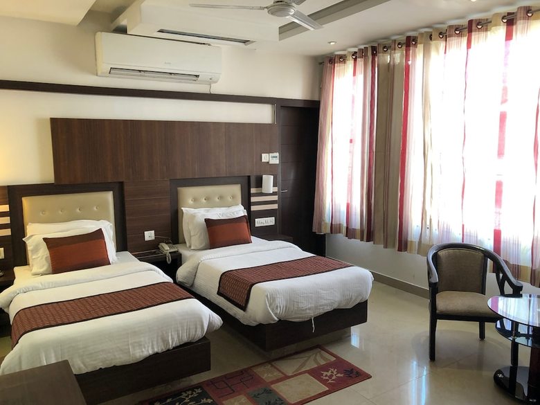Hotel Leisure Inn
