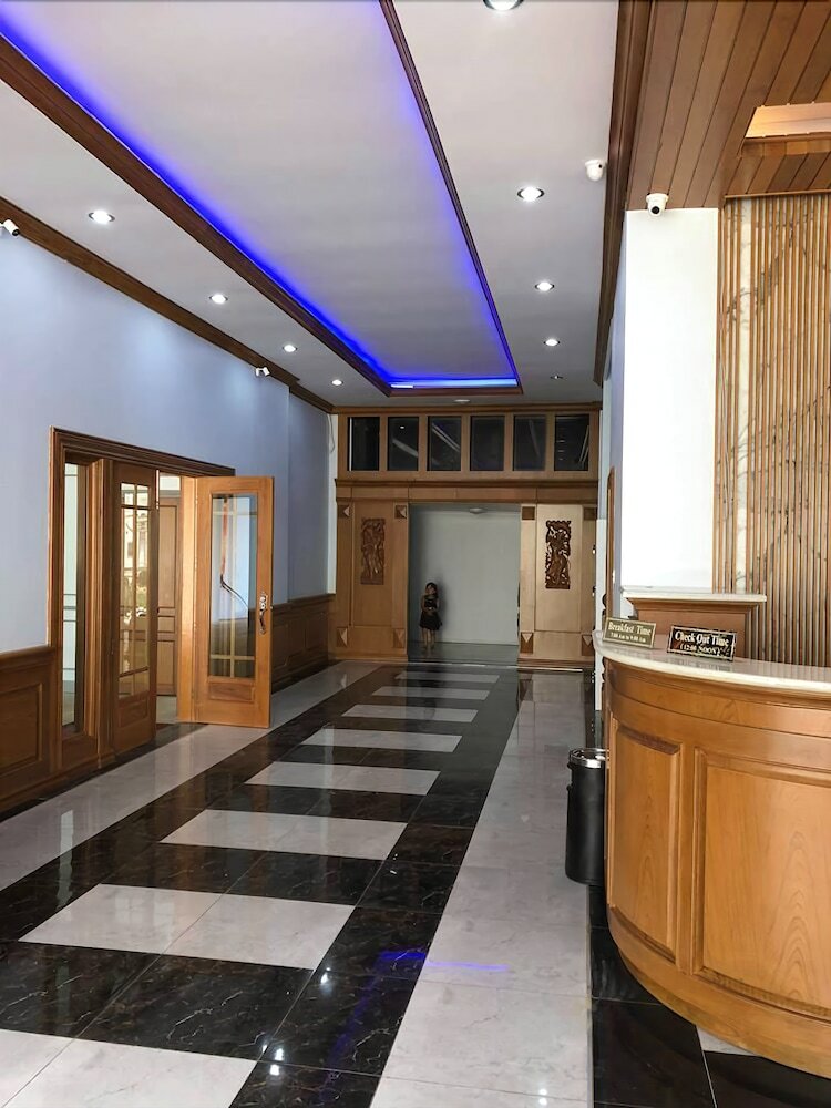 Shwe Pyi Thain Kha Hotel