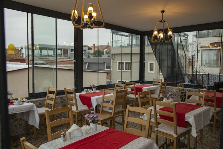 Apex Hotel
