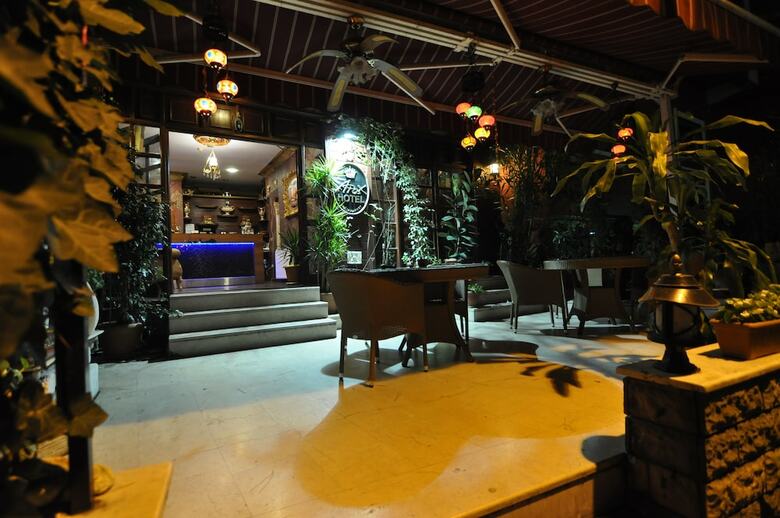 Apex Hotel