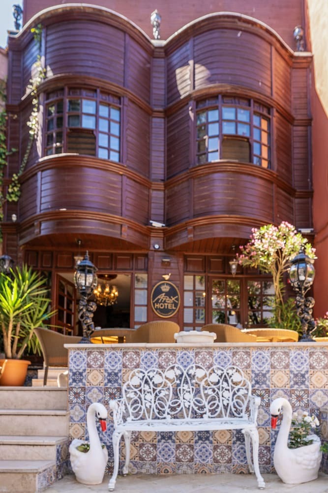 Apex Hotel
