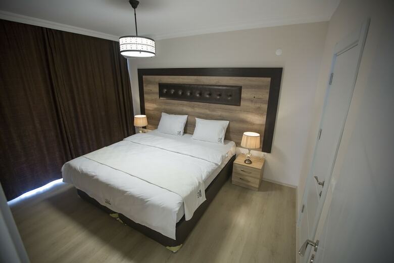 Black Rose Apartment