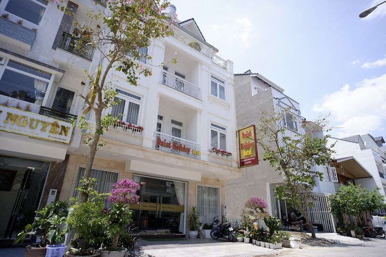 Oyo 1085 Dalat Holiday Hotel