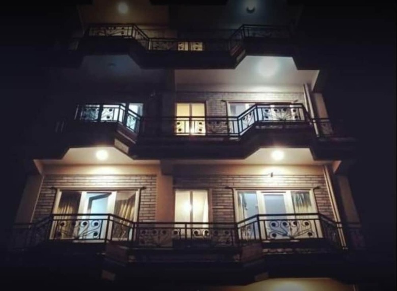 Hotel High Ground Inn And Rooftop Restaurant