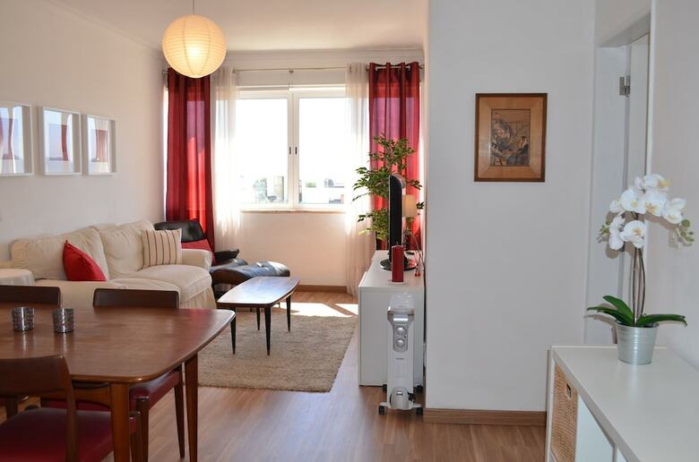 Cozy Apartment In Estoril