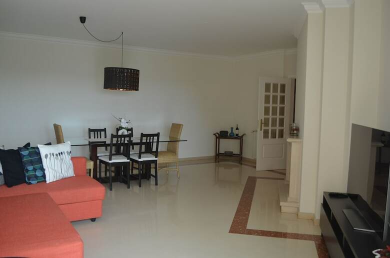 Cozy Apartment At Carcavelos Beach