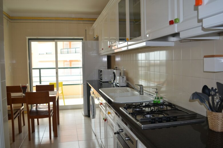 Cozy Apartment At Carcavelos Beach