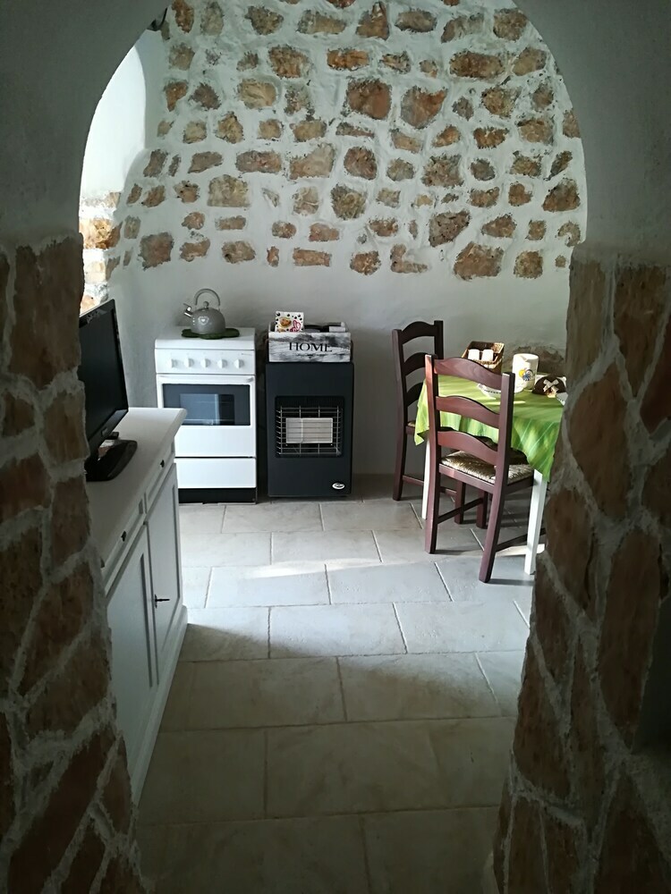 Trullo Alessandro E Villa Raffaela