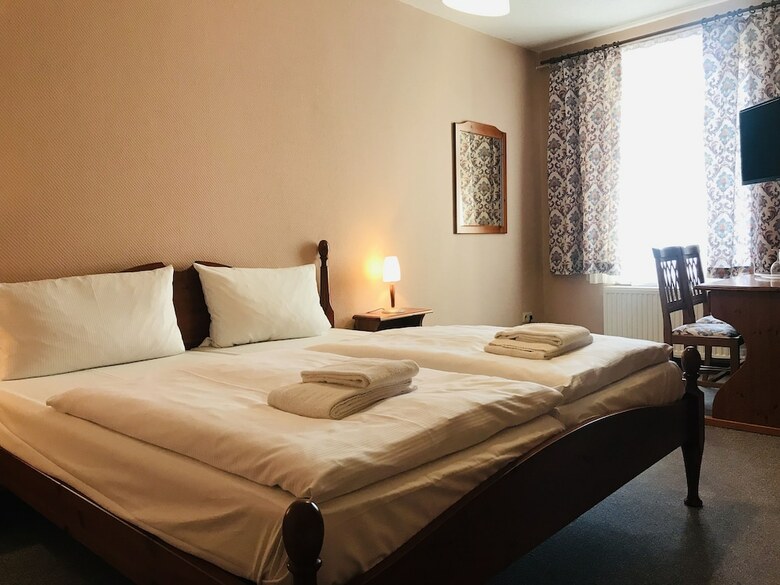 Haus Schlematal Hotel Und Restaurant