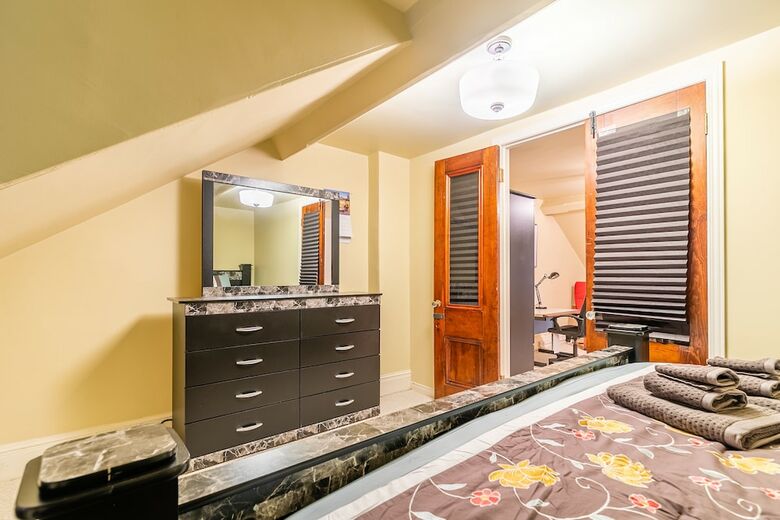 Gorgeous 4 Bedroom Heritage House