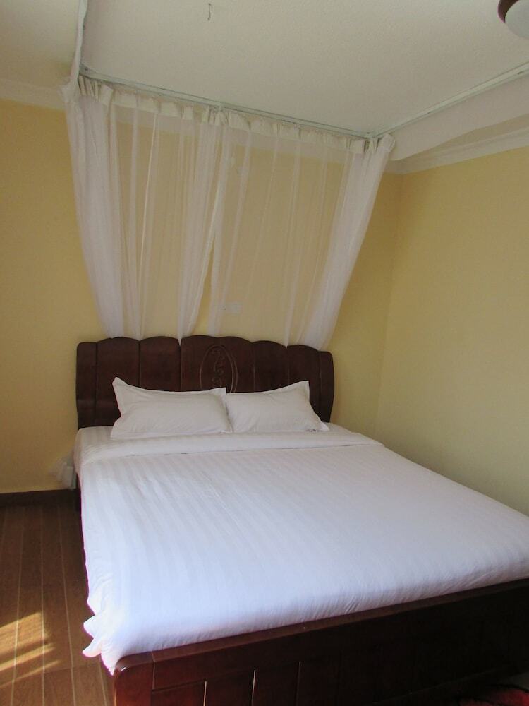 Trippleo's Hotel
