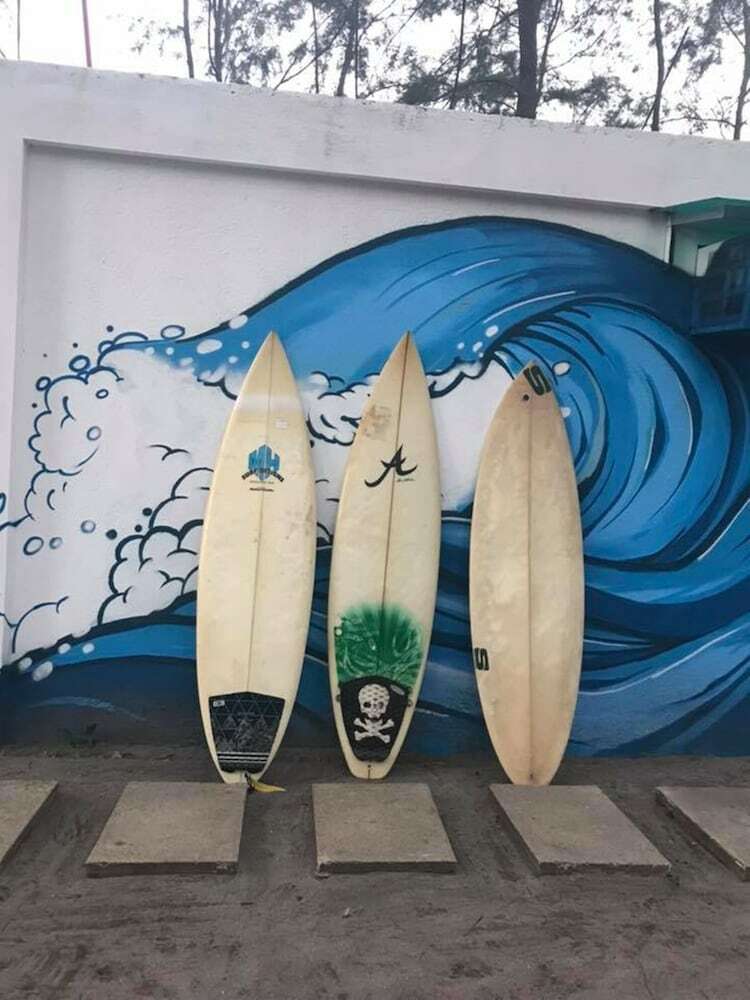 Hotel Surf Theori Resort