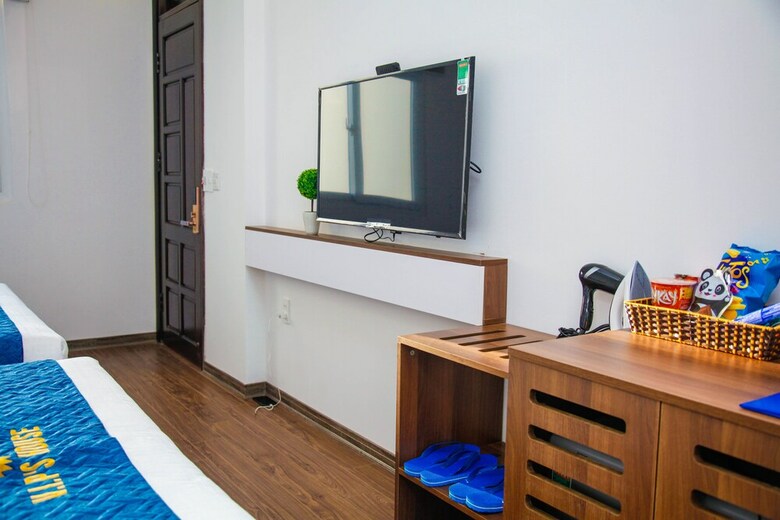 Hotel V.i.p's House  2
