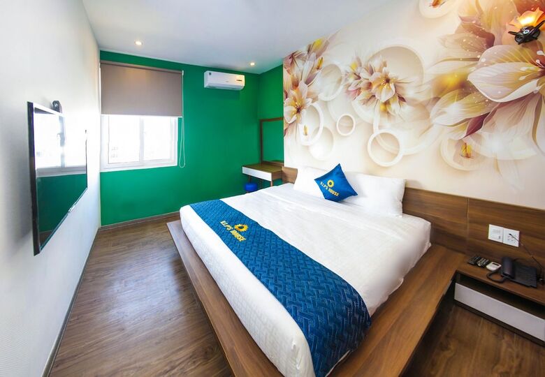 Hotel V.i.p's House  2