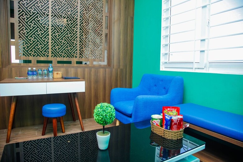 Hotel V.i.p's House  2