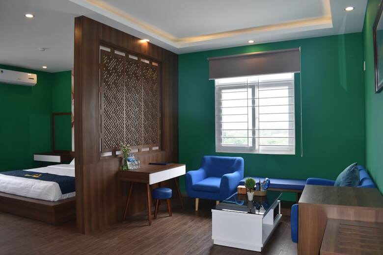 Hotel V.i.p's House  2