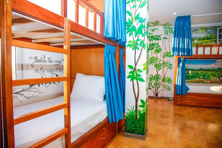 Hotel V.i.p's House  2