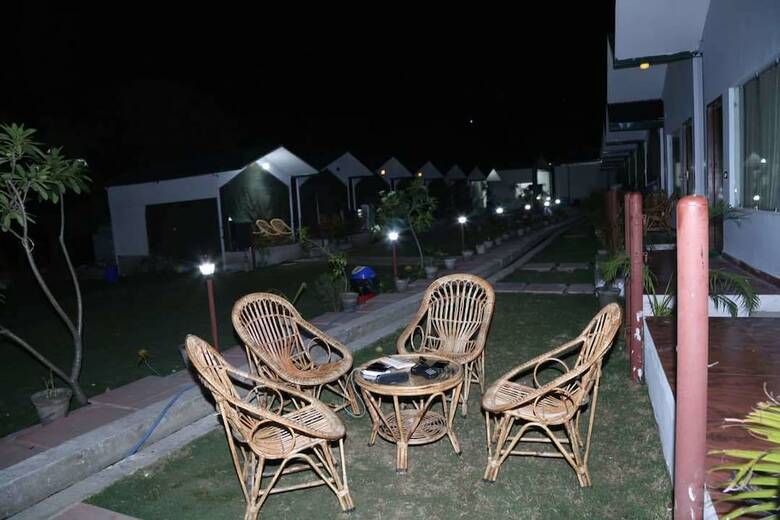 Hotel Gurugram Resort