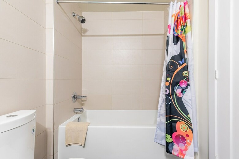 Simply Comfort. Modern Downtown Apartment