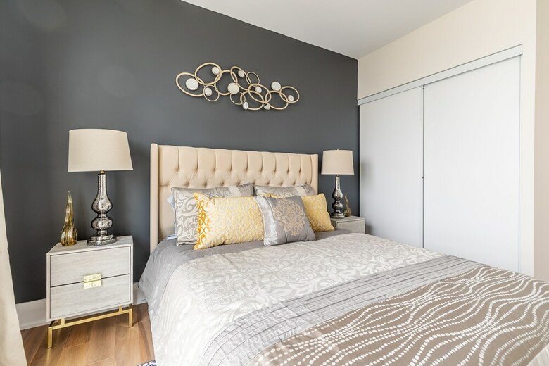 Simply Comfort. Modern Downtown Apartment